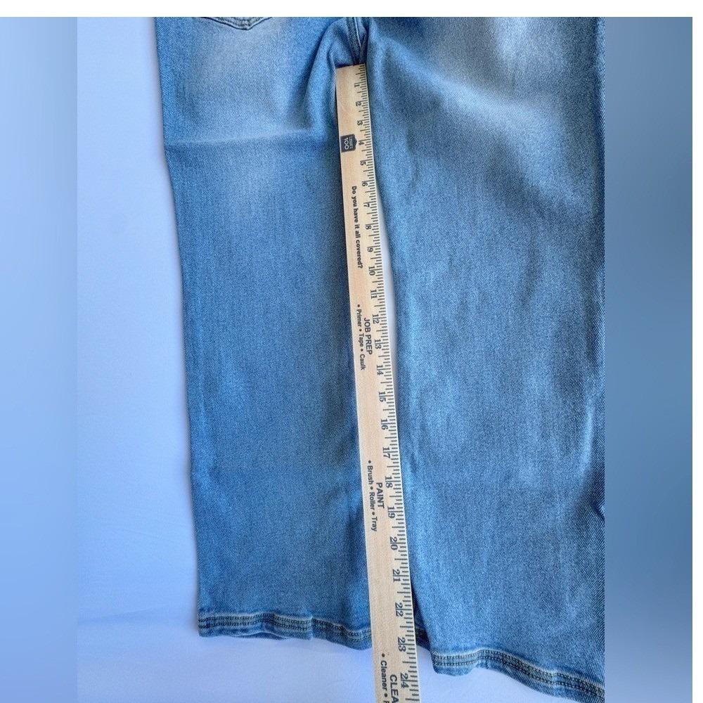 Martha Stewart Mid Rise Cropped Flare Jeans Chambray Blue MSA0133 Size 6 NEW - Picture 8 of 9